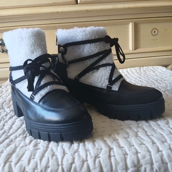 Ankle Boots SZ 7M - Picture 2 of 6